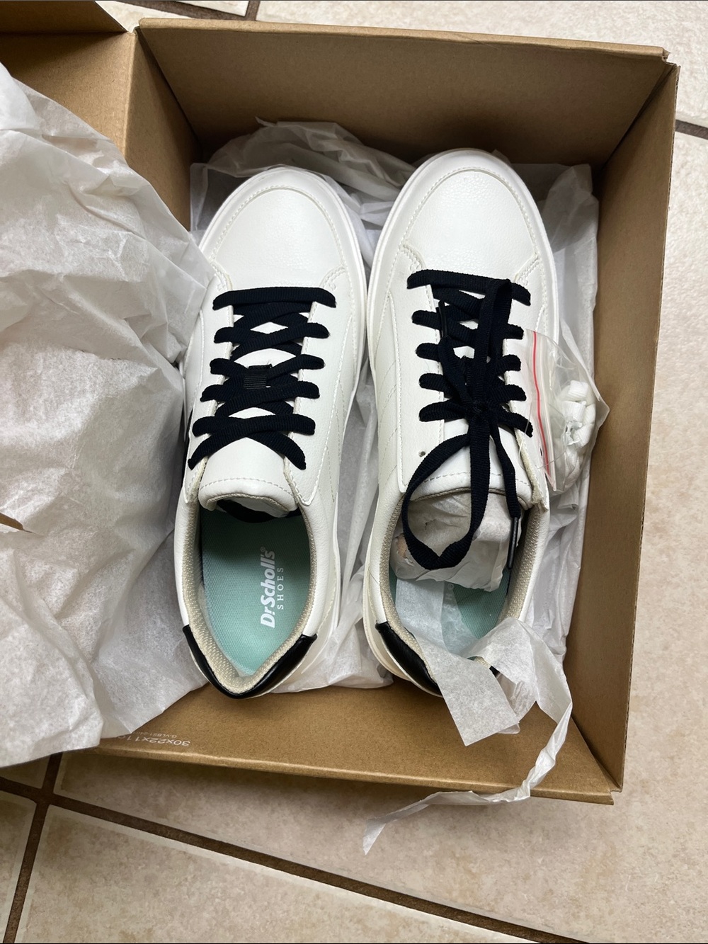 Dr. Scholl's White Low-Top Sneakers with Black Laces - Picture 2 of 4